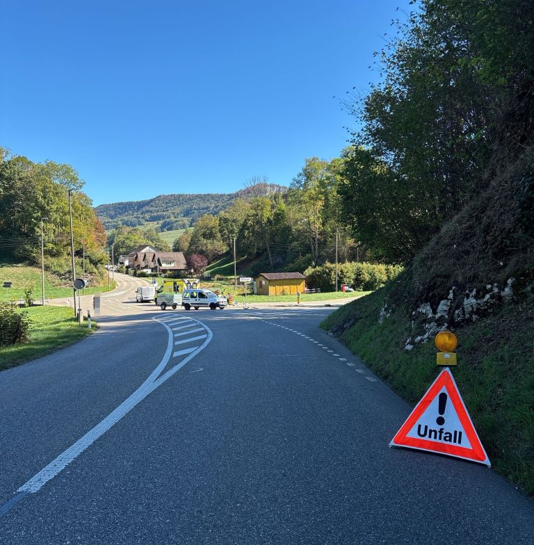 Meltingen SO: Velolenker (71) bei Unfall schwer verletzt
