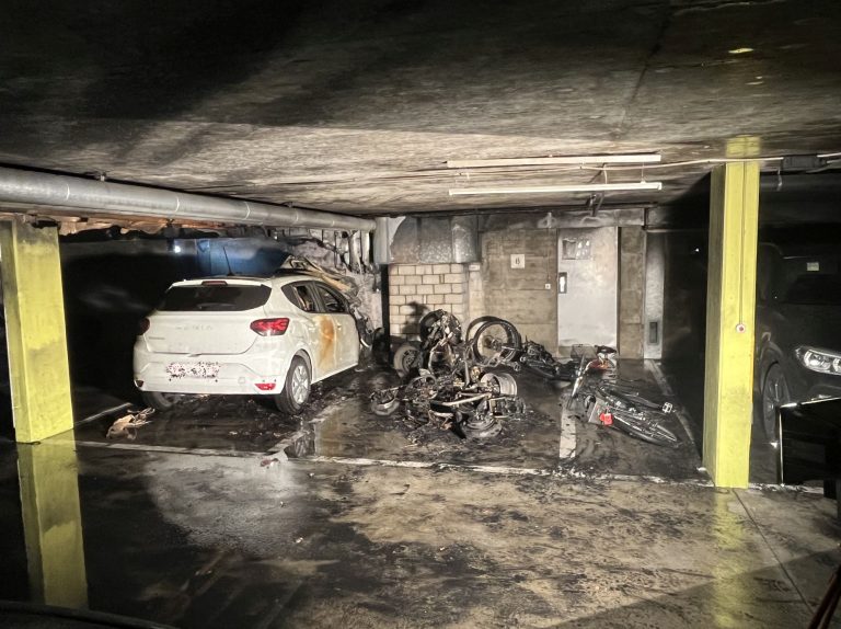 Allschwil BL: Brand in Einstellhalle zerstört Auto und E-Roller