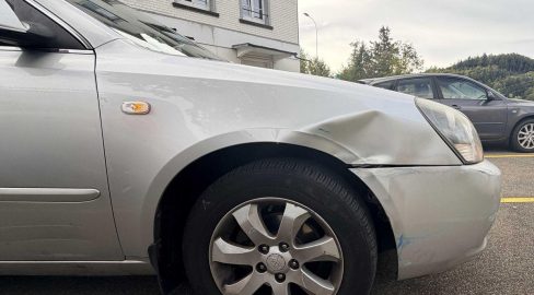 Lustmühle AR: Auto erfasst Roller-Lenker (17) bei Unfall