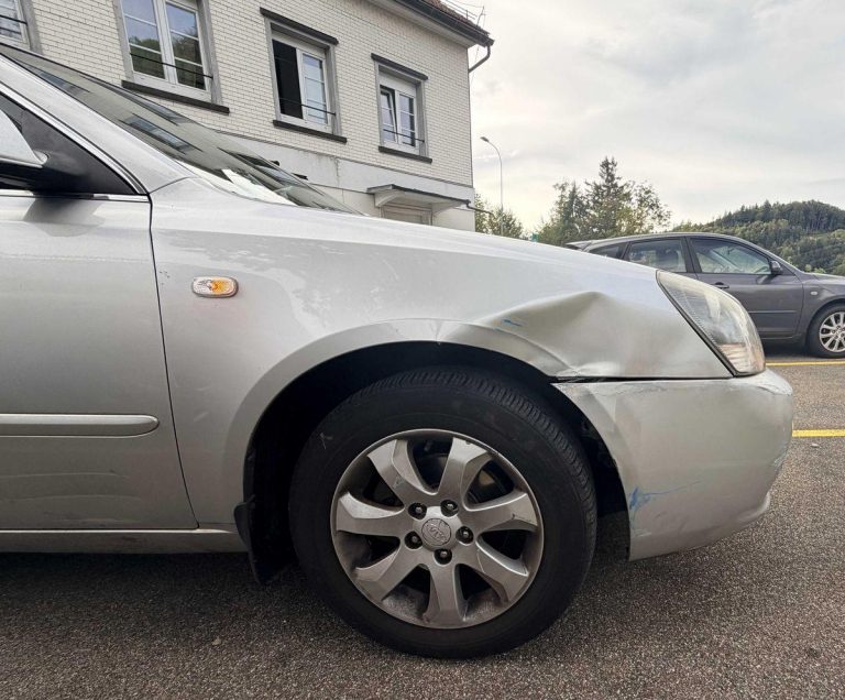 Lustmühle AR: Auto erfasst Roller-Lenker (17) bei Unfall