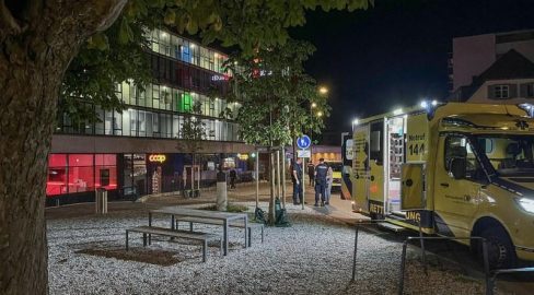 Oberwil BL: Frau verletzt Mann mit Stichwaffe, Spital