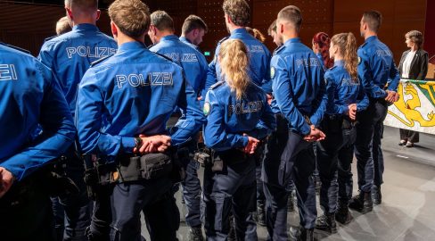 Frauenfeld TG: 31 neue Polizisten im Casino vereidigt