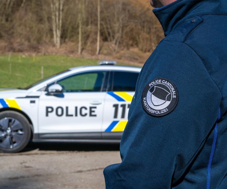 Charmey FR: Gleitschirmflieger stürzt ab, Spital nach Unfall