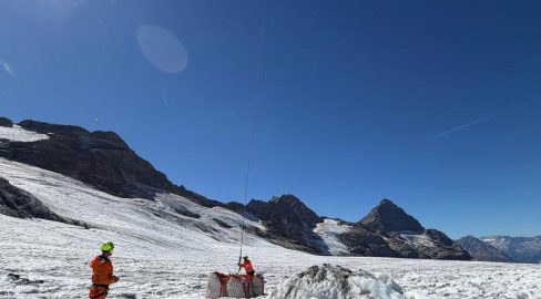 Unterschächen UR: Gletscher gibt Flugzeugwrack nach Unfall frei