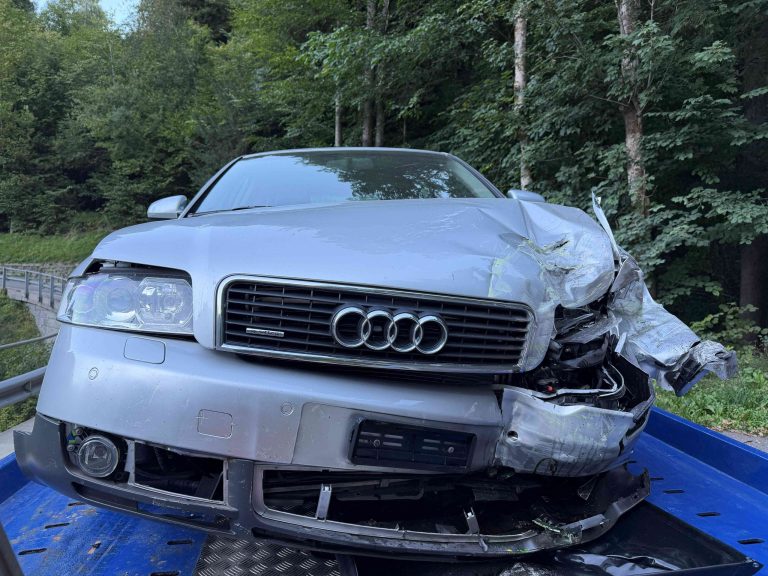 Urnäsch AR: Rollerfahrerin (18) bei Unfall schwer verletzt