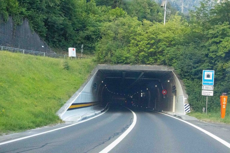 Berner Oberland BE: Sperrungen auf A6 und A8 im Oktober