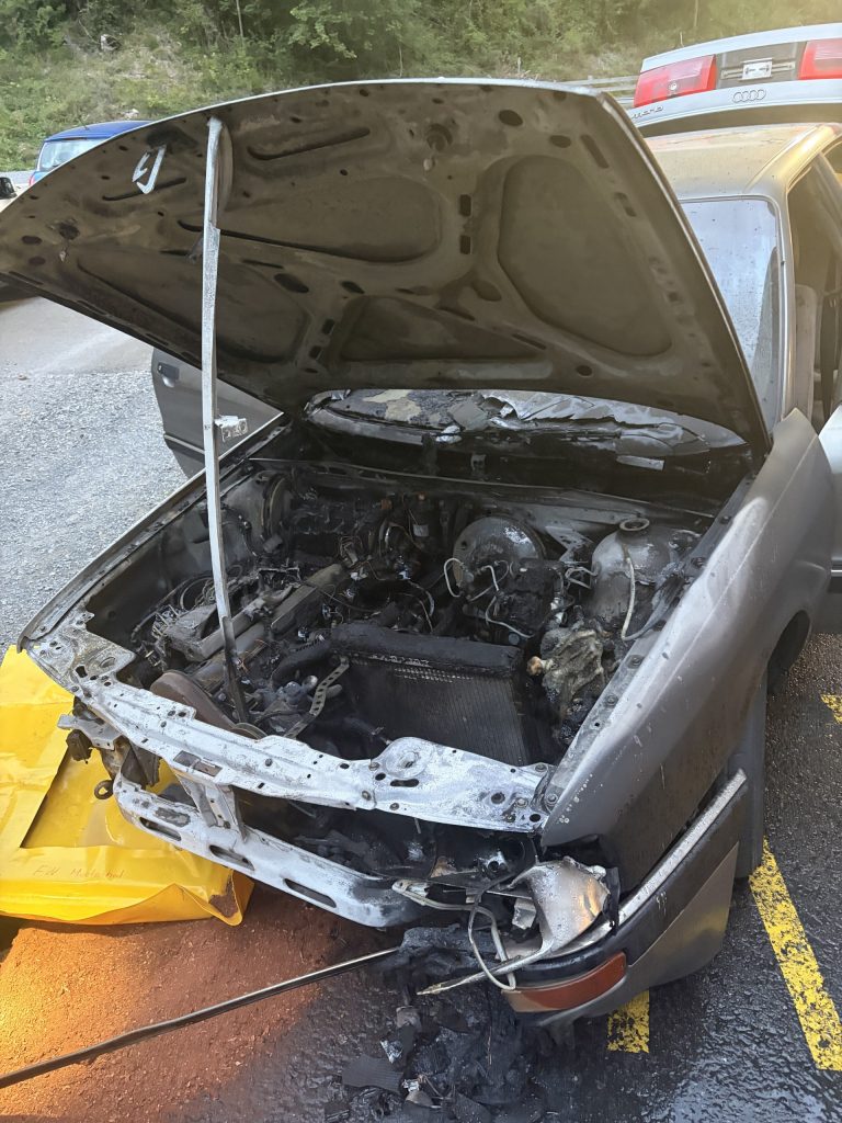 Muotathal SZ: Funke setzt Auto von Mann (23) in Brand