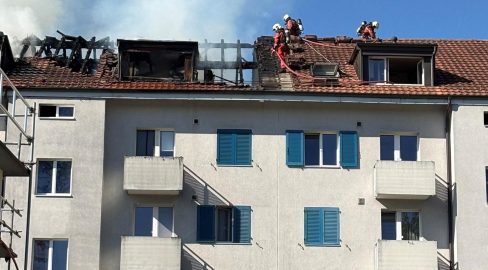 Winterthur ZH: Brand in Dachstock, Bewohner vermisst