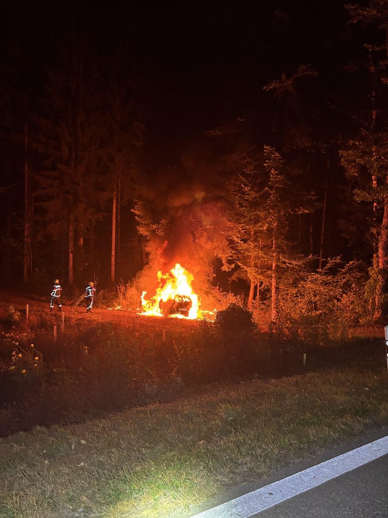 Wohlen AG: Brand nach Unfall, vier Teenager (17) schwer verletzt