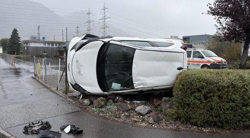 Schänis SG: Auto von Frau (21) überschlägt sich bei Unfall