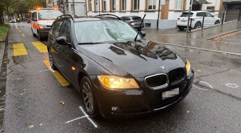 St. Gallen SG: E-Scooter-Lenker schwer verletzt nach Unfall