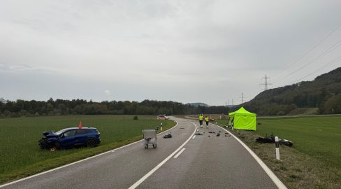 Unfall in Eiken AG: Töff-Lenker stirbt nach Frontal-Crash