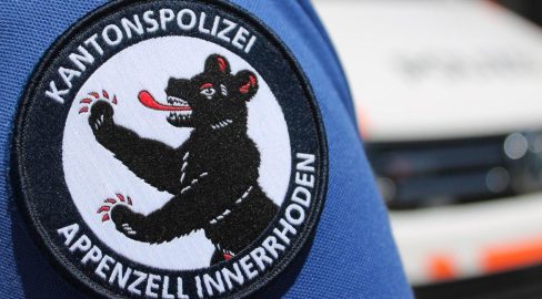 Appenzell AI: Einbrecher zertrümmern Schaufenster und klauen Handys