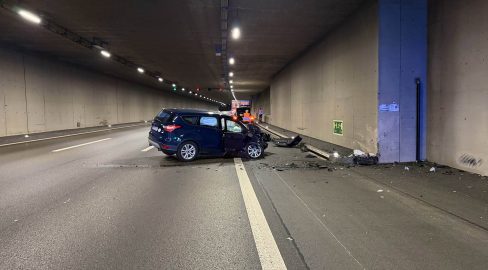Neuenhof AG: Betrunkener Ford-Lenker baut Unfall auf A1