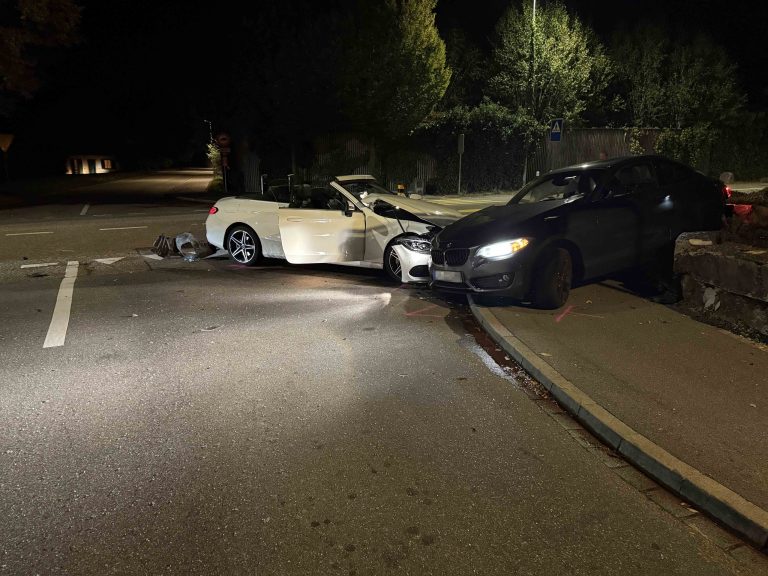 Möhlin AG: Betrunkene BMW-Lenkerin baut Unfall, Frau (62) im Spital