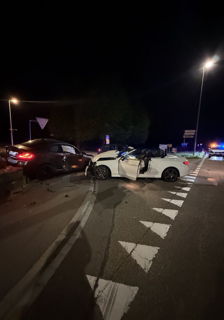 Möhlin AG: Betrunkene BMW-Lenkerin baut Unfall, Frau (62) im Spital